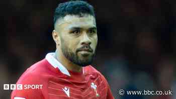 Ex-Wales and Cardiff centre Halaholo retires