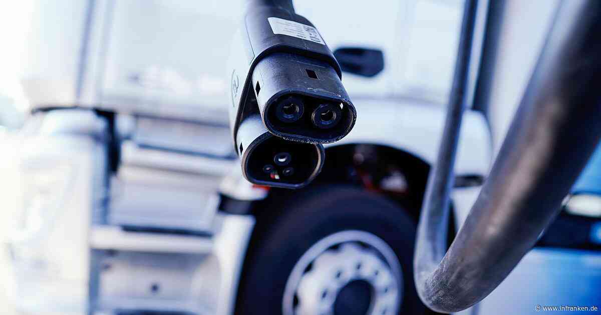 Weltweiter Absatz von E-Lkw und -Bussen 2025 fast verdoppelt