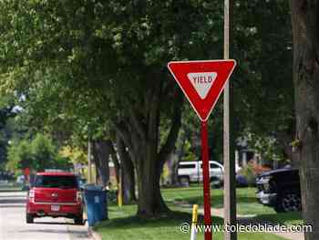 Oregon council to consider stop signs along Easthampton to improve safety
