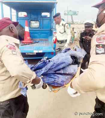 Truck crushes pedestrian to death on Lagos-Ibadan Expressway