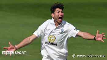 Bowler Karvelas signs short-term Sussex deal