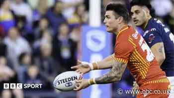 Wakefield sign Catalans forward Lipowicz