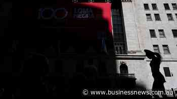 Wall St rises, Moderna lifts healthcare stocks