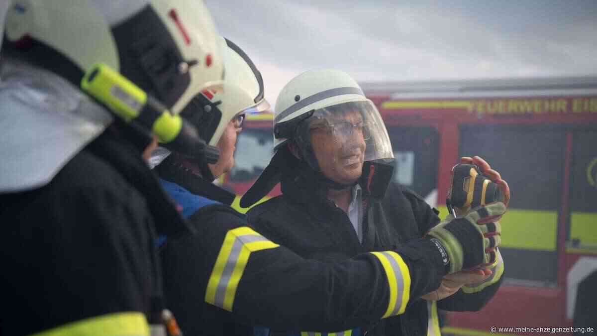 Feuerlöscher Dobrindt auf Tour in Thüringen