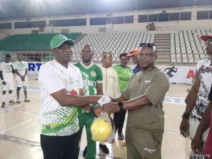 Former Nigeria Handball Captain Ekele donates balls to federation
