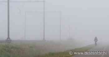 Zon en lokaal nevel of mist in Zwolle in de ochtend