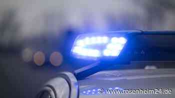 Notruf löst Großeinsatz aus: Junge (12) in Oberbayern mit mehreren Waffen bedroht