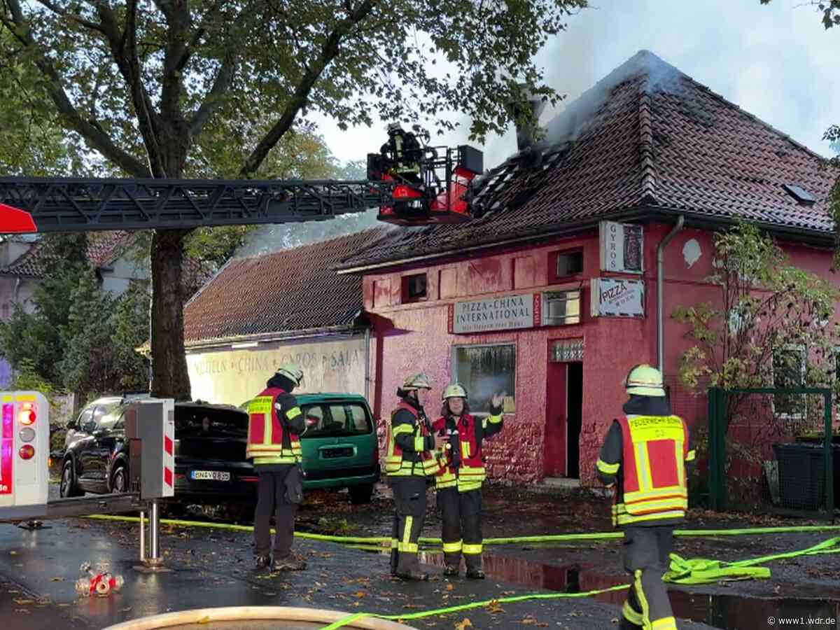 Rauchwolke über Bonn: Brennender Imbiss gelöscht