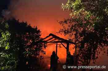 FW Bremerhaven: Gartenlaube in Vollbrand