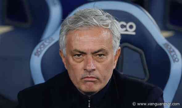 Mourinho begins second Real Madrid reign with Barca in his sights