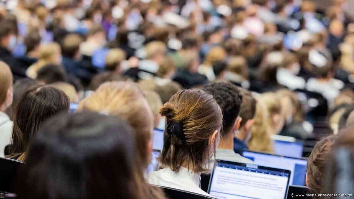 Junge Frauen liegen bei der Bildung häufig vorn
