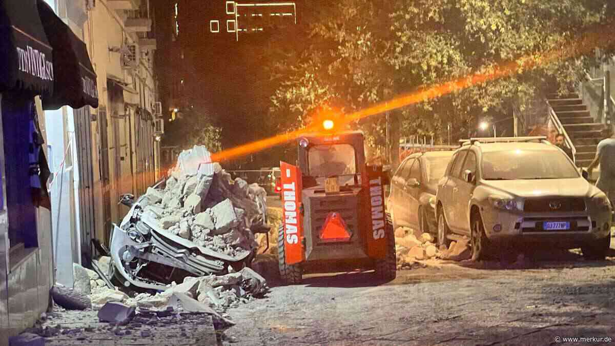 Massenhaft Stornierungen, 3300 Obdachlose: Italiens Vulkan-Küste versinkt nach Erdbeben im Chaos