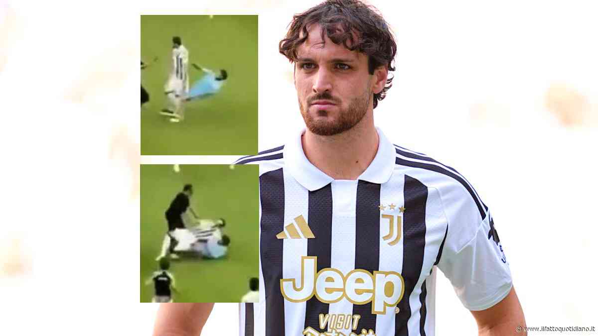 Gatti si è infortunato per il tackle di un tifoso: la folle invasione di campo costa cara alla Juventus | Video
