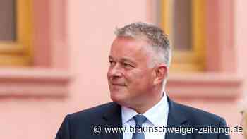 „Wir werden uns nicht in die Arme fallen“: Schnieder tadelt Merz