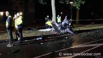 Dode en twee zwaargewonden bij ongeluk Rotterdam, auto in tweeën gebroken