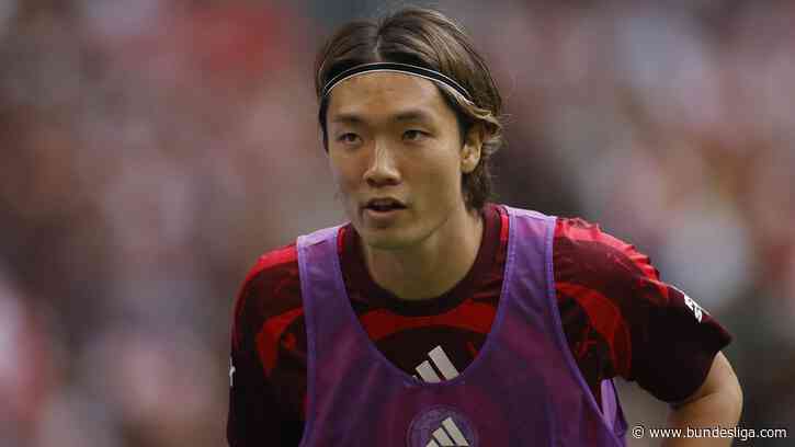 Borussia Mönchengladbach sign Japanese defender Ko Itakura from Ajax