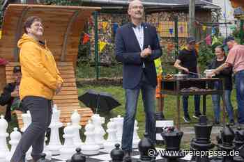 „Wie Weihnachten“ - Neuer Dorfplatz im Erzgebirge eröffnet