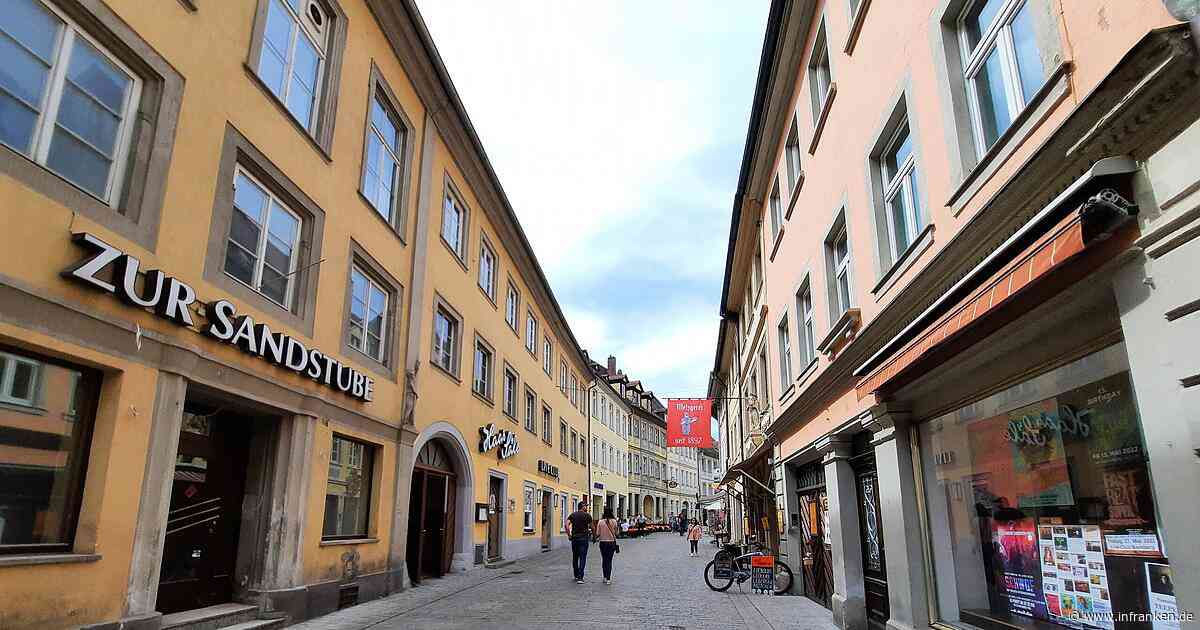 Bamberg: Angetrunkener pöbelt vor Club in Sandtraße - Polizist bei Einsatz verletzt