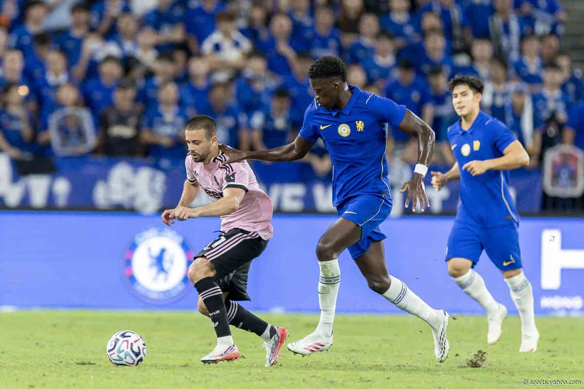 Chelsea place Mamadou Sarr on transfer list