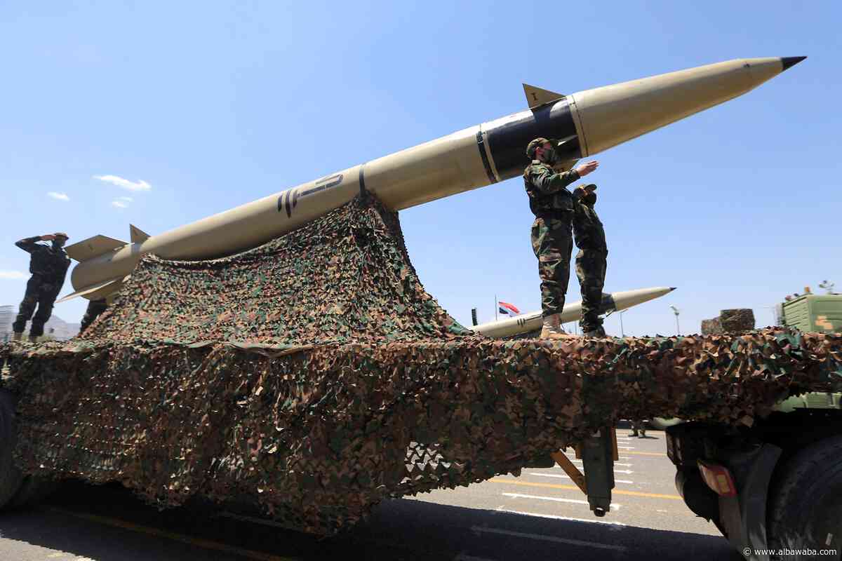Yemeni government forces show off powerful military arsenal