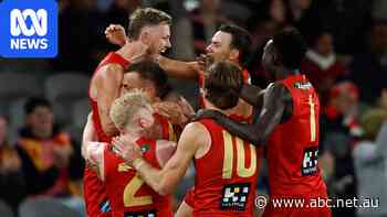 Live: Suns surging clear of Saints as departing hero kicks two