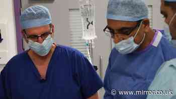 Watch as turbo charged lungs ‘breathe’ outside of body before landmark NHS transplant
