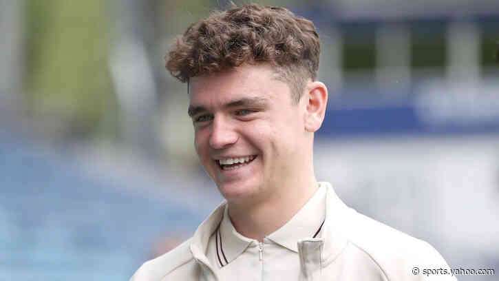 Swansea striker Wales joins Dundee on loan