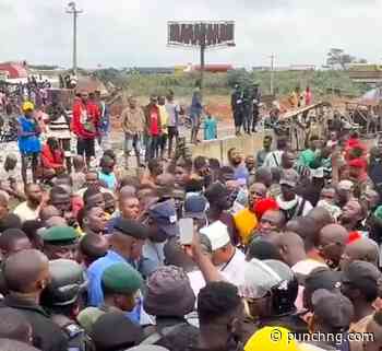VIDEO: Protesters demand urgent repairs on Benin-Agbor Bypass