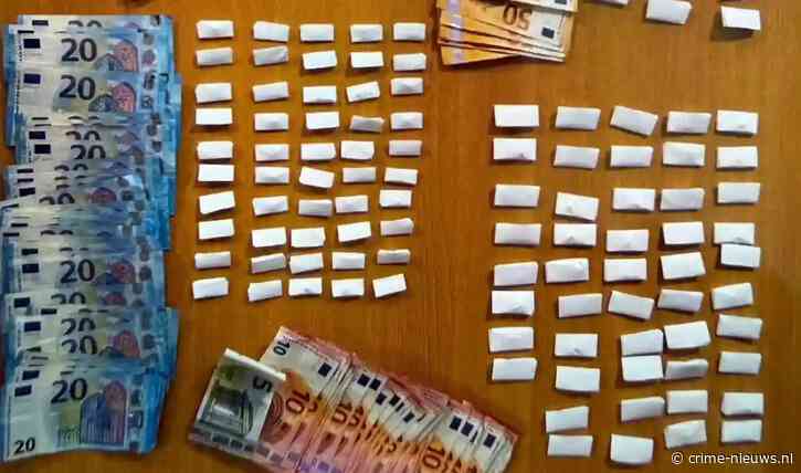 Verdachte vlucht na vondst cocaïne in sok, politie treft nog 180 ponypacks in slaapkamer