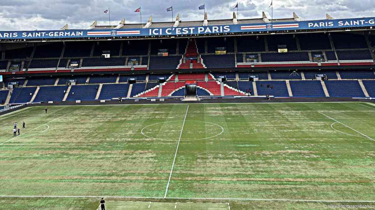Il caldo estremo devasta il campo del Parco dei Principi: il Psg costretto a giocare la prima partita in trasferta