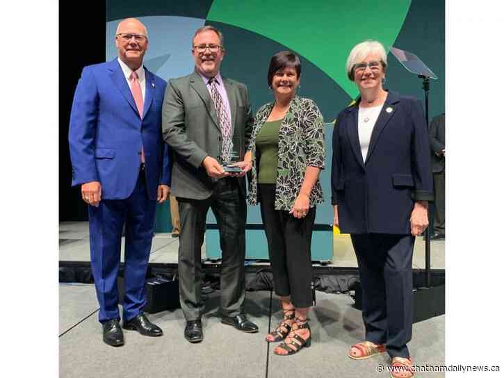 Chatham-Kent wins AMO award for transitional cabin project