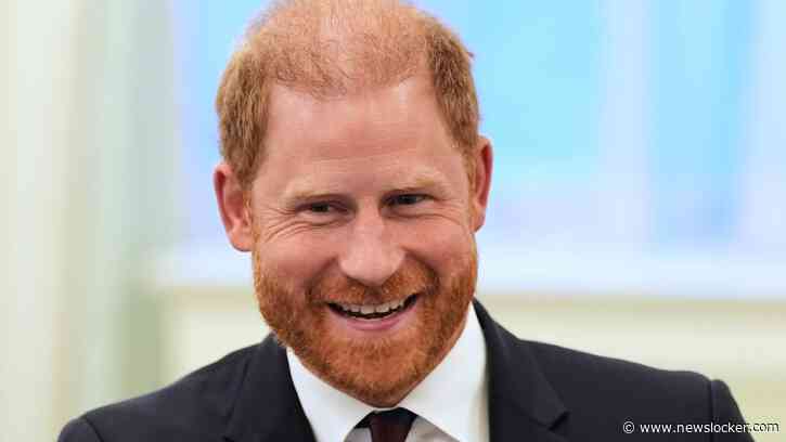 Terugkeer prins Harry en Meghan Markle naar het Verenigd Koninkrijk niet zonder slag of stoot: ’Enorme klap in het gezicht van broer William’