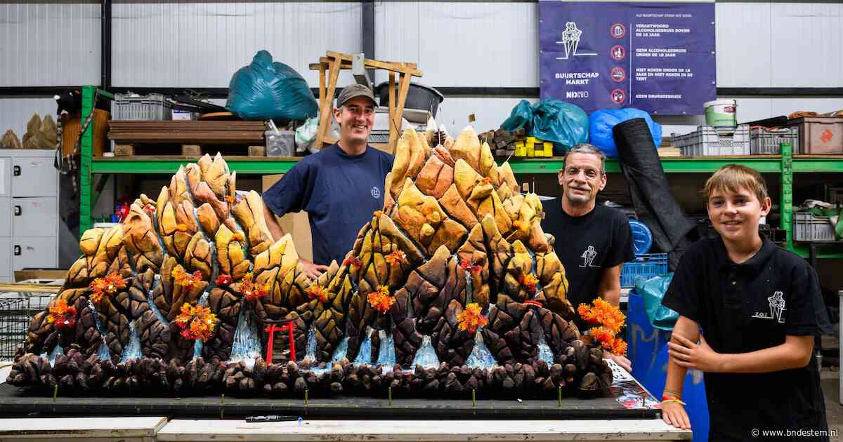 Buurtschap Markt zorgt letterlijk voor hoogstandje op corso: Japanse watervallen kletteren van wagen