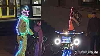 „LichterRadeln“ in Werne: Kreative Beleuchtung und gemeinsames Leuchten auf zwei Rädern