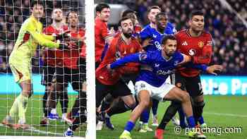 EPL: Referees to crack down on grappling at corners, free-kicks