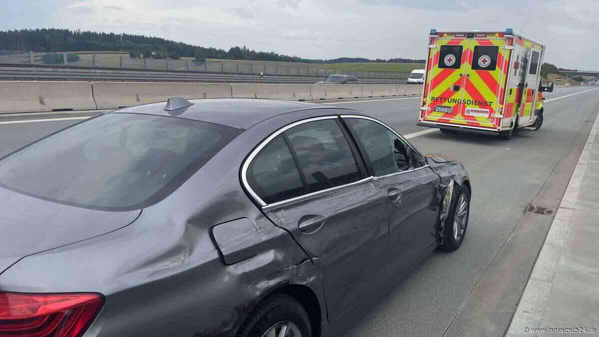 Unfall zwischen Lastwagen und Auto auf der A94 – Fahrstreifen richtung München gesperrt