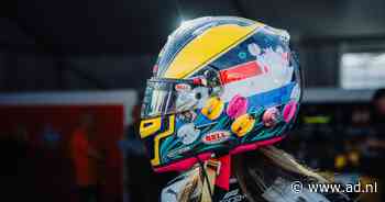 Esmee Kosterman in Zandvoort net als Max Verstappen met fraaie ‘Nederlandse’ helm