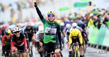 Lorena Wiebes sprint naar nieuwe ritzege in Ronde van Groot-Brittannië, ook winst voor Jasper Philipsen