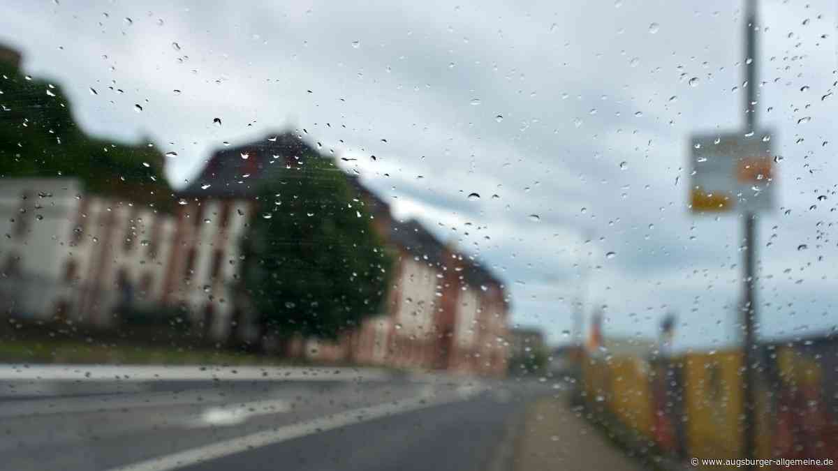 Sturmböen, Starkregen und Hagel: Gewitter der Warnstufe 3 ziehen über Bayern hinweg