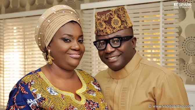 Gospel singer Asu Ekiye announces end of 28-year marriage