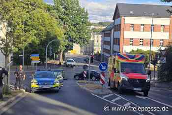 Unfall an viel befahrener Kreuzung in Plauen