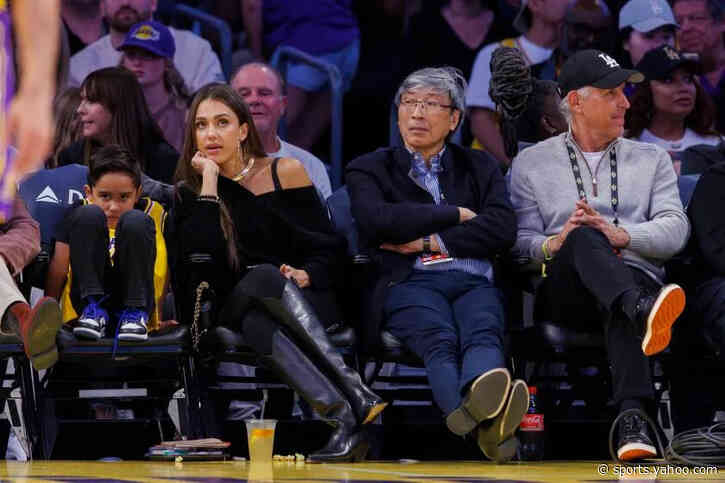 Where the Lakers' minority shareholders stand on sale of the team