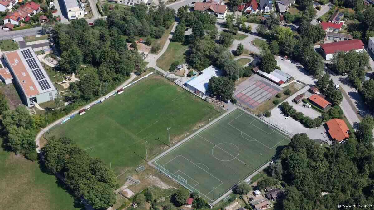 Stadt bewässert Sportplätze – Kritik an „eklatanter Wasserverschwendung“