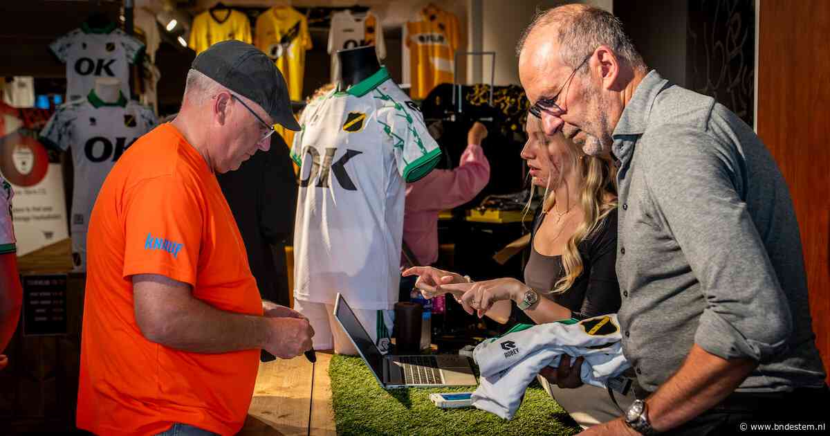 Degradatie naar de KKD ten spijt: ruim 20.000 supporters lopen straks in een nieuw NAC-shirt. ‘Ongekend in Nederland’
