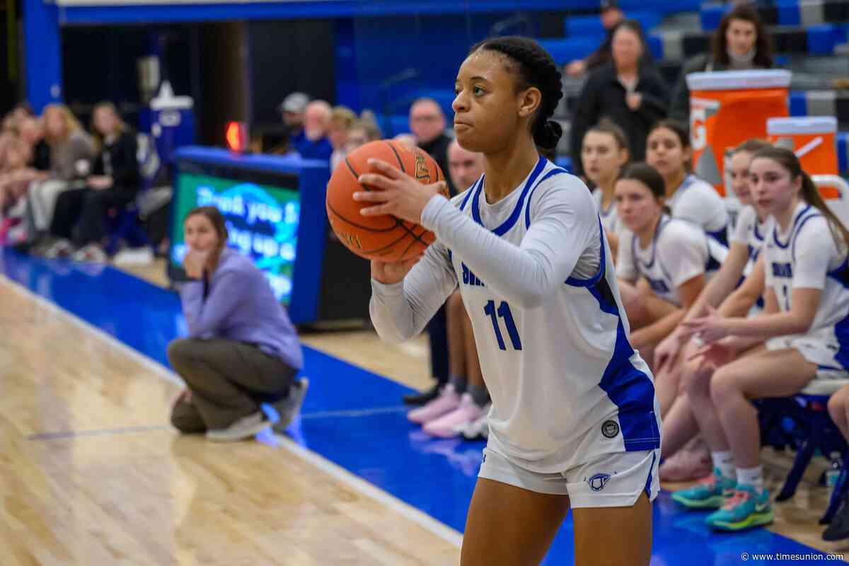 Standout Jayla Geter staying to play her senior basketball season at Shaker