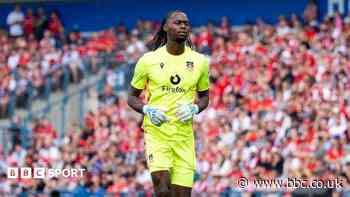 Charlton sign Wrexham keeper Okonkwo on loan