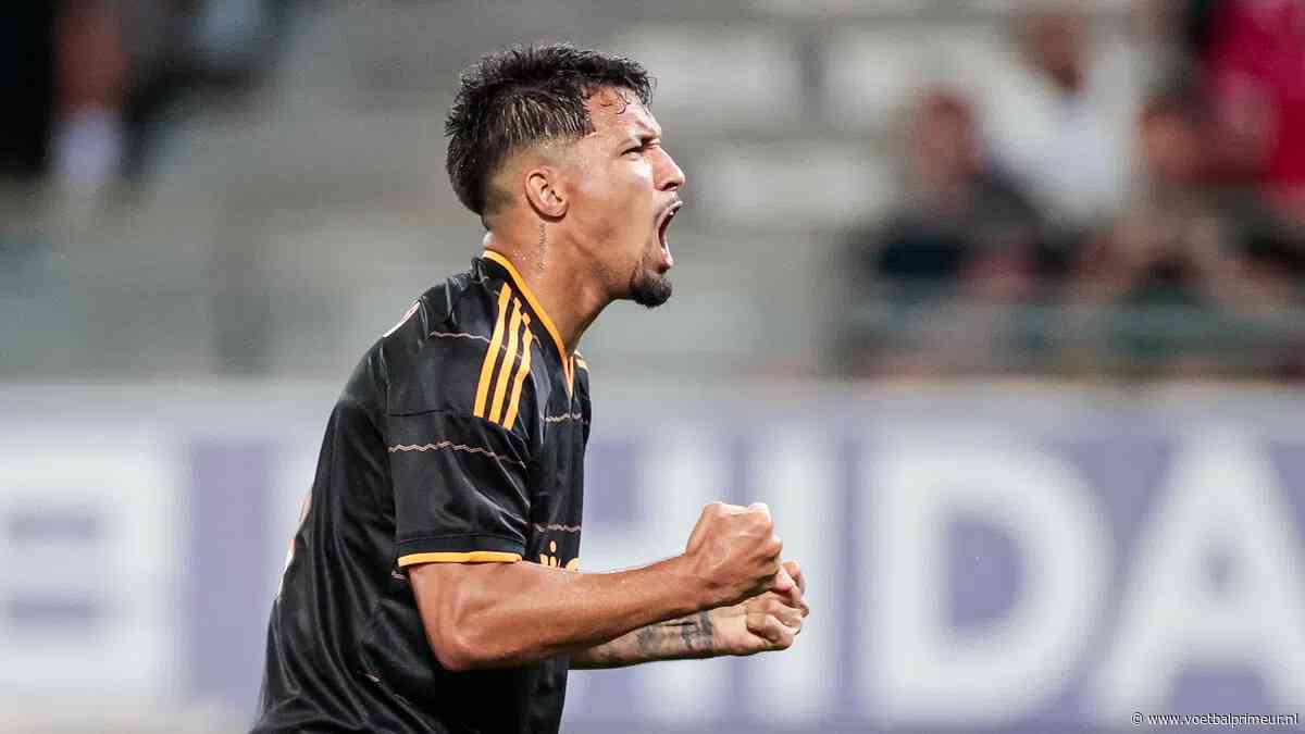 Eerste goals Leonardo en Arokodare helpen Ajax aan broodnodige zege in Zwitserland