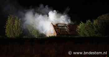 Brand in leegstaand pand in Roosendaal, brandweer rukt met veel materieel uit