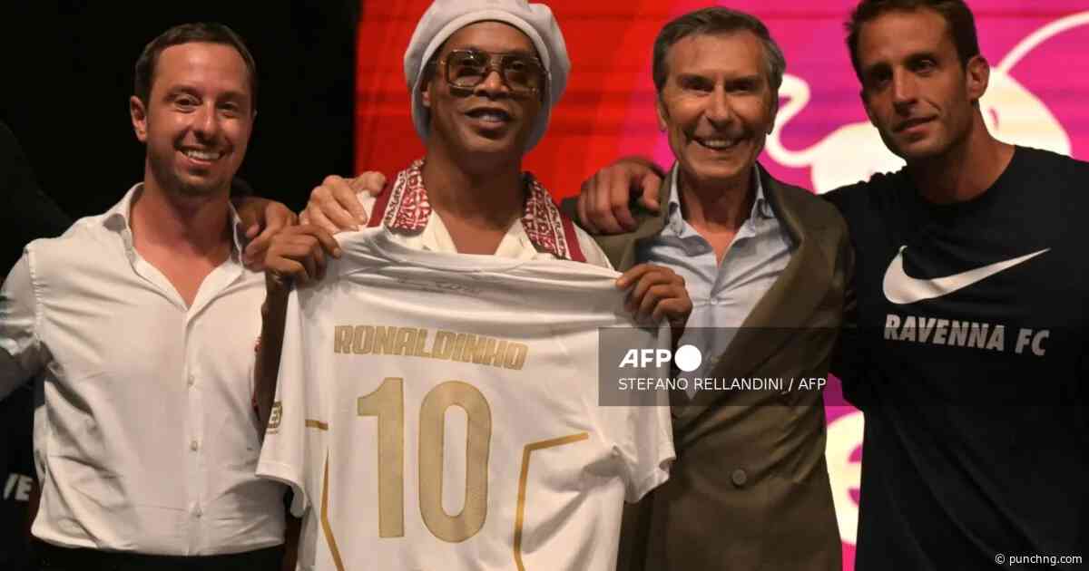 Ronaldinho returns in search of ‘beautiful’ 300th goal