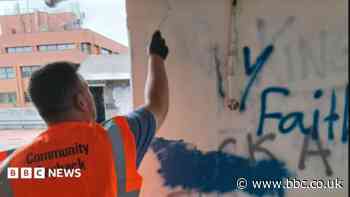 Council using offenders to clean up town centre